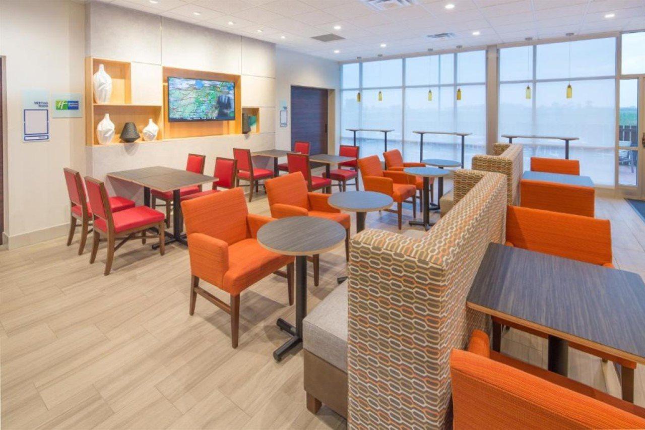 Holiday Inn Express & Suites - Indianapolis Nw - Zionsville By Ihg Whitestown Exterior photo