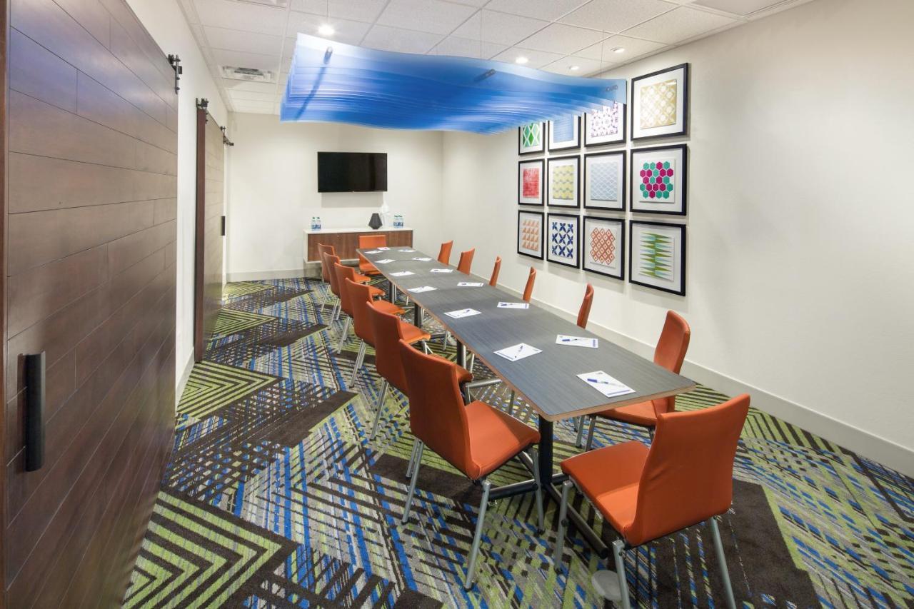 Holiday Inn Express & Suites - Indianapolis Nw - Zionsville By Ihg Whitestown Exterior photo